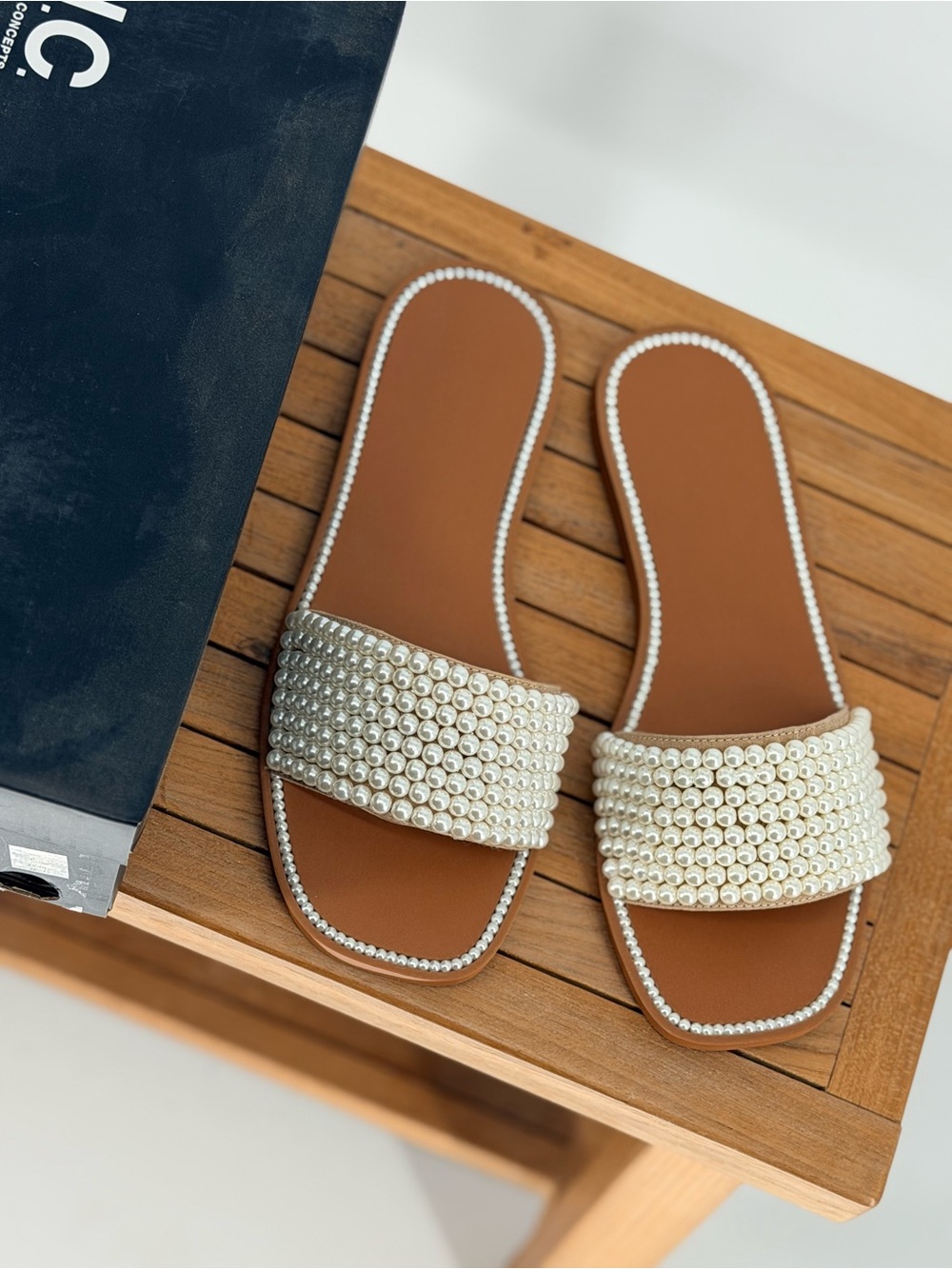 New INC PELLEF Women’s  Pearl-Embellished Slide Sandals in Cream size 9.5M